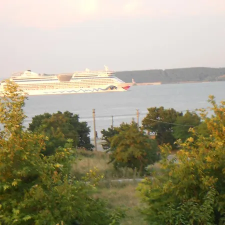 招待所 Irmak Family & *